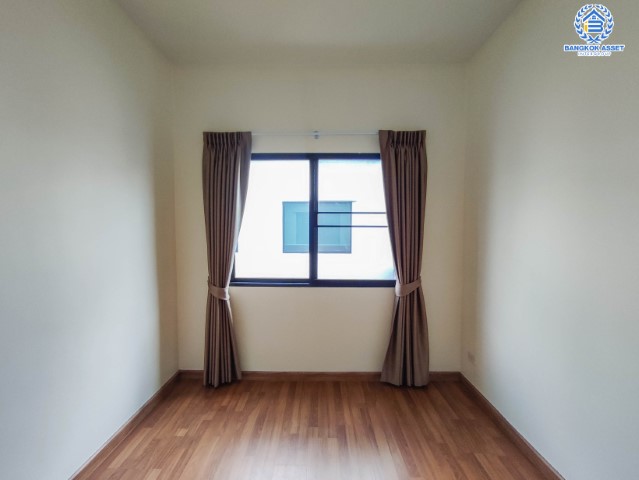 *****ทาวน์เฮ้าส์มือสองย่านนนทบุรี ม.เดอะทรัสต์ ราชพฤกษ์-รัตนาธิเบศร์ เนื้อที่กว้างขวางถึงเกือบ 28 ตร.ว. ฟังก์ชันจัดเต็ม 4 ห้องนอน 3 ห้องน้ำ 2 ที่จอดรถ ติดถนนราชพฤกษ์ บนทำเลศักยภาพ ใกล้รถไฟฟ้าสายสีม่วง "สถานีบางพลู" และทางด่วน "ศรีรัช" จองเลย!